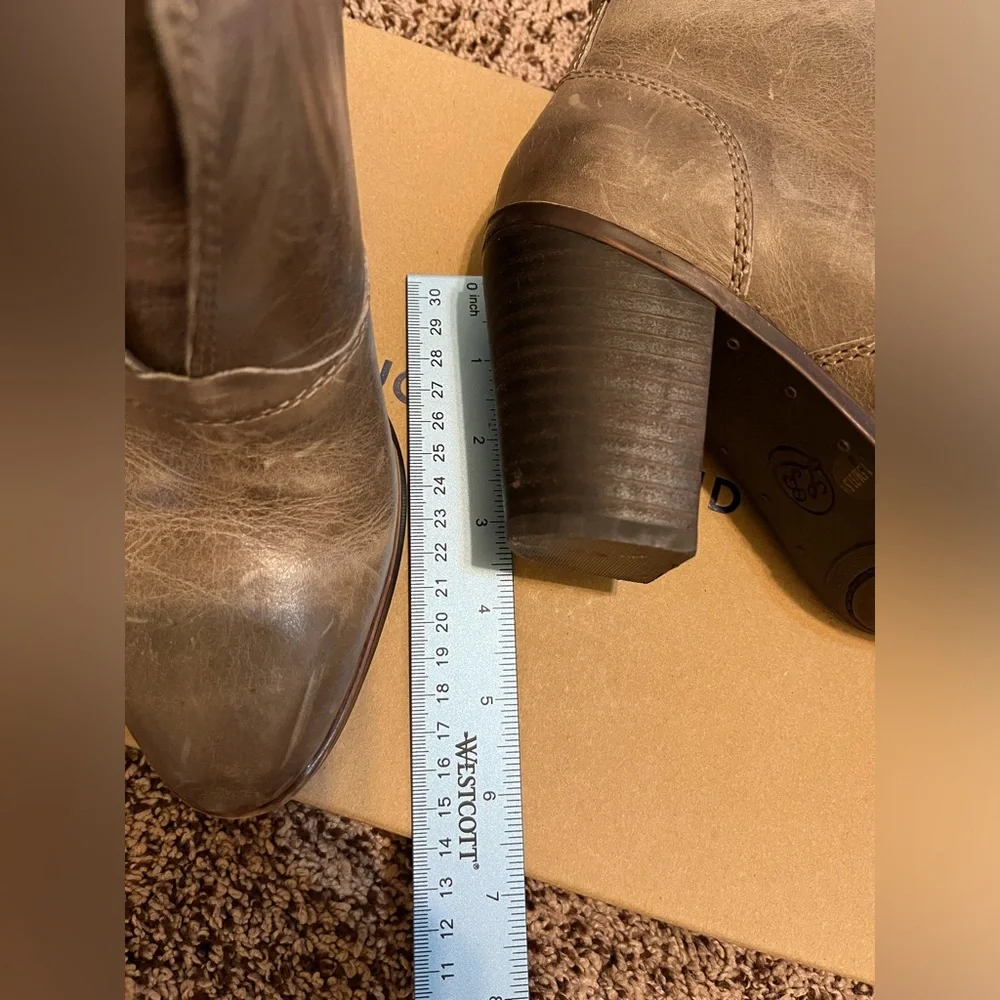 Lucky Brand Leather Taupe Ankle Boots, Size 7.5 - Picture 4 of 9